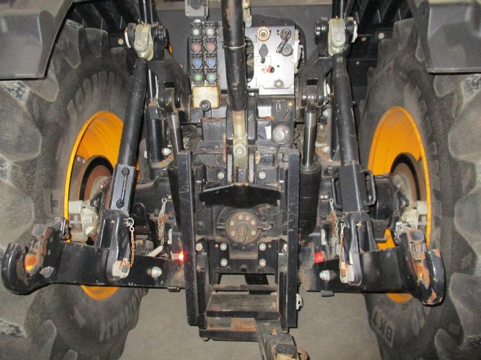 2019 JCB 8330 Fastrac Yellow