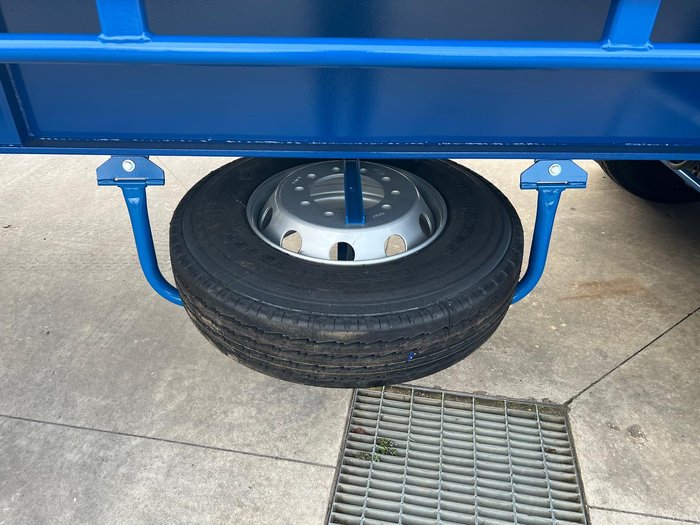 2025 Beavertail 30 Ft Tri Axle Flat Top Trailer