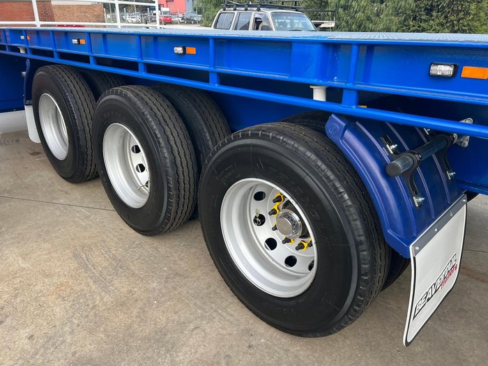 2025 Beavertail 30 Ft Tri Axle Flat Top Trailer
