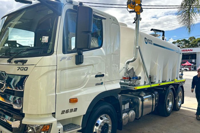 2024 Hino 700 Series FS 2632 White