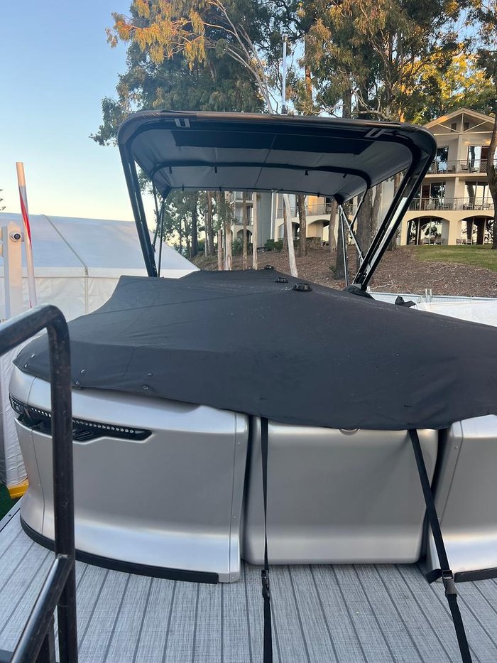 2024 Manitou Explore 22 Max Switchback