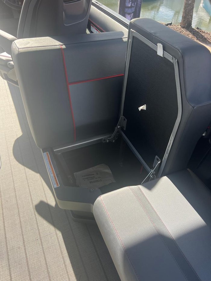 2024 Manitou Explore 22 Max Switchback