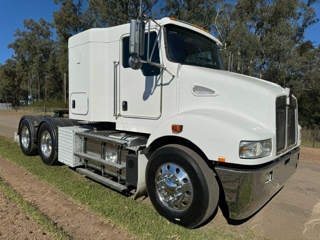 2011 Kenworth T359 It Bunk, Auto, Cummins, E5 440Hp, Low Kms
