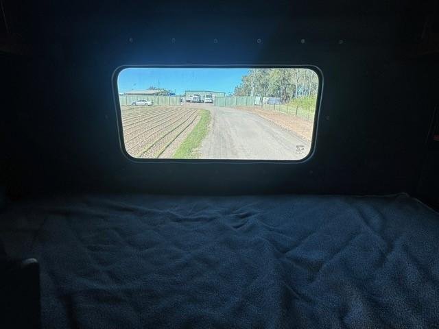 2011 Kenworth T359 It Bunk, Auto, Cummins, E5 440Hp, Low Kms