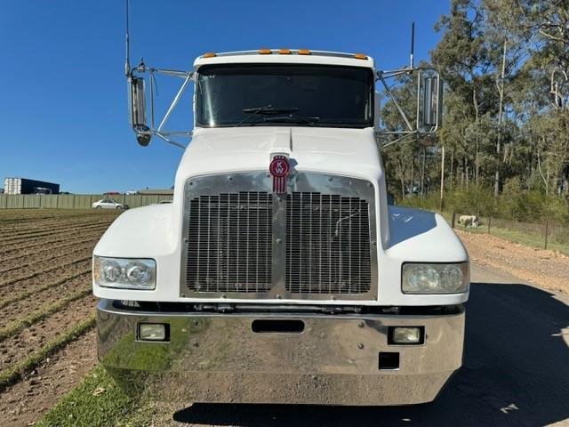 2011 Kenworth T359 It Bunk, Auto, Cummins, E5 440Hp, Low Kms