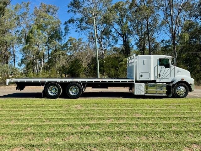 2012 Kenworth T359 with 36 inch flat roof bunk, auto, Cummins 440hp,