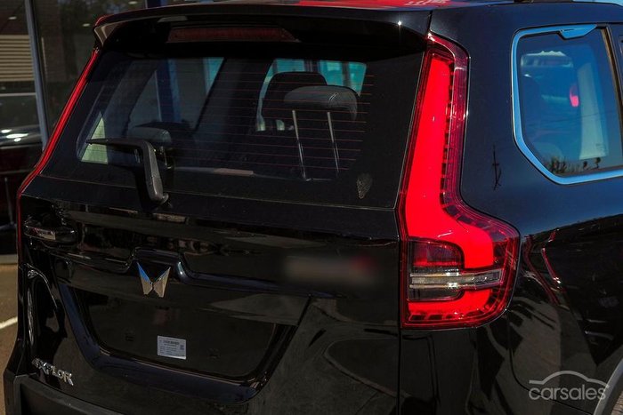 2023 Mahindra Scorpio Z8