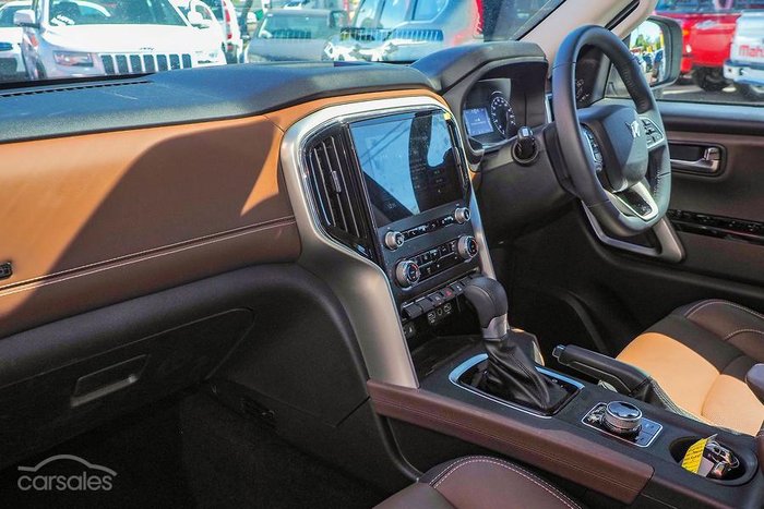 2023 Mahindra Scorpio Z8