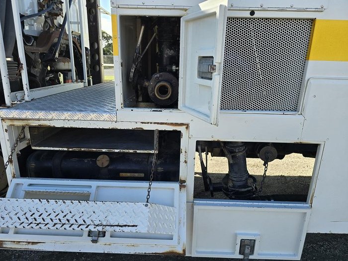 2002 Isuzu Fvr 950 White