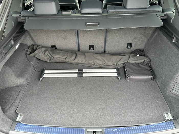 2025 Volkswagen Touareg 210TDI R-Line