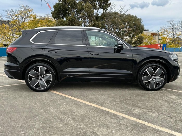 2025 Volkswagen Touareg 210TDI R-Line