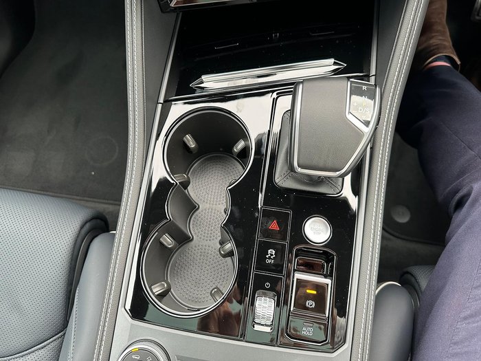 2025 Volkswagen Touareg 210TDI R-Line