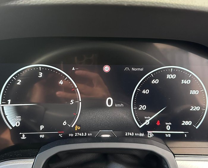 2025 Volkswagen Touareg 210TDI R-Line