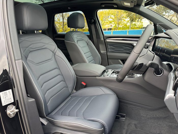 2025 Volkswagen Touareg 210TDI R-Line