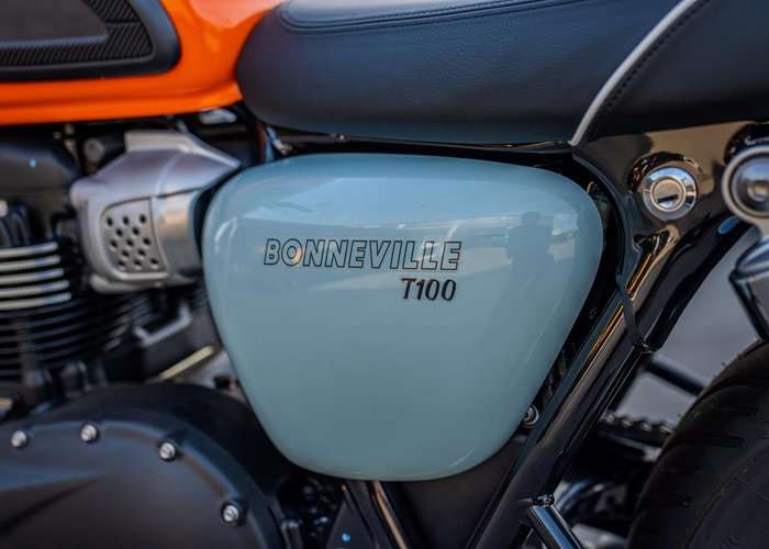 2023 Triumph Bonneville T100 (900cc) Bonneville Blue