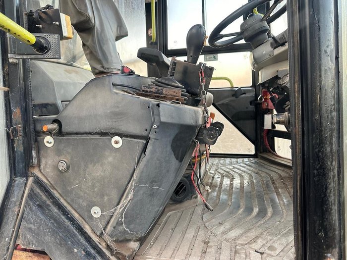 2004 Caterpillar 908