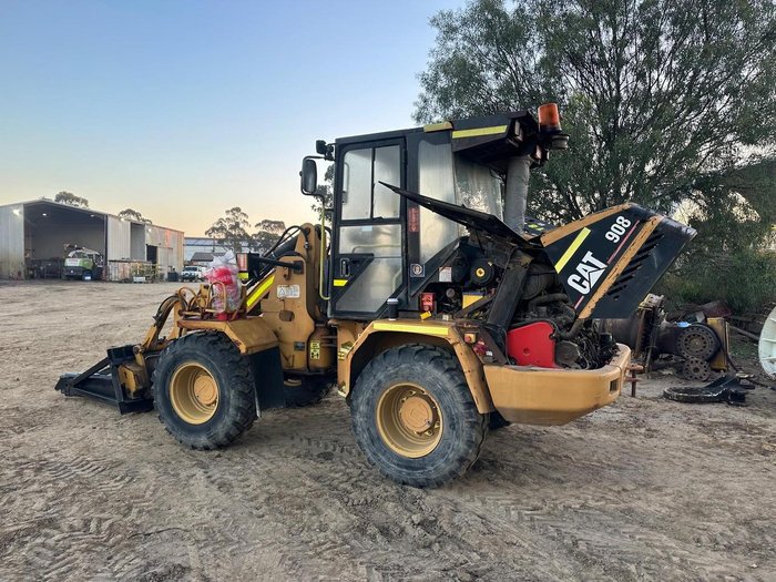 2004 Caterpillar 908