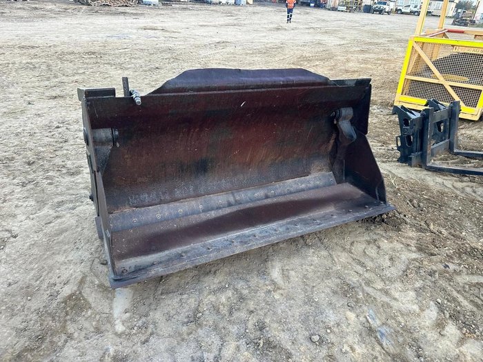 2004 Caterpillar 908