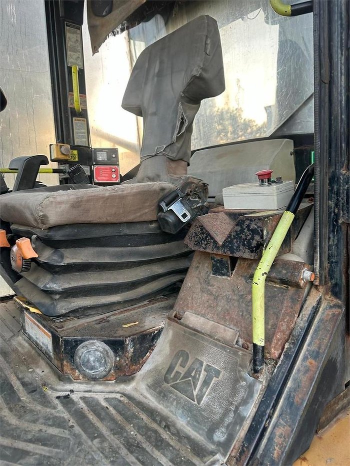 2004 Caterpillar 908