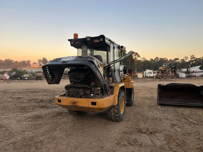 2004 Caterpillar 908