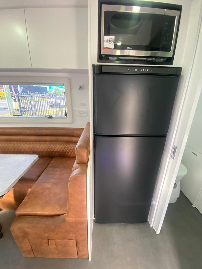 2025 Urban Caravans X-Terrian Club Lounge