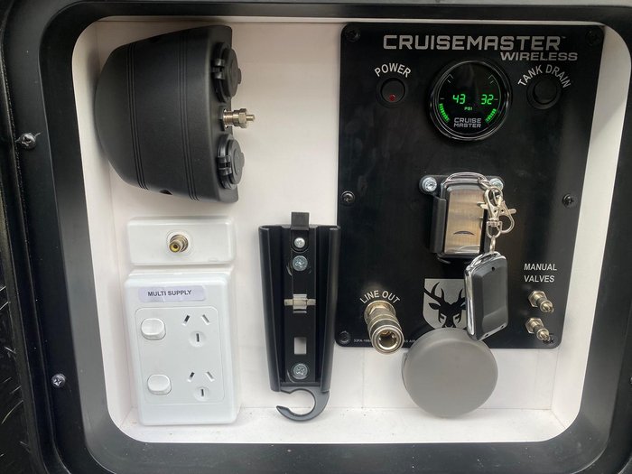 2025 Urban Caravans X-Terrian Club Lounge