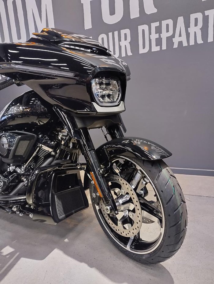 2025 Harley-Davidson Street Glide 117 (FLHX) Touring Black