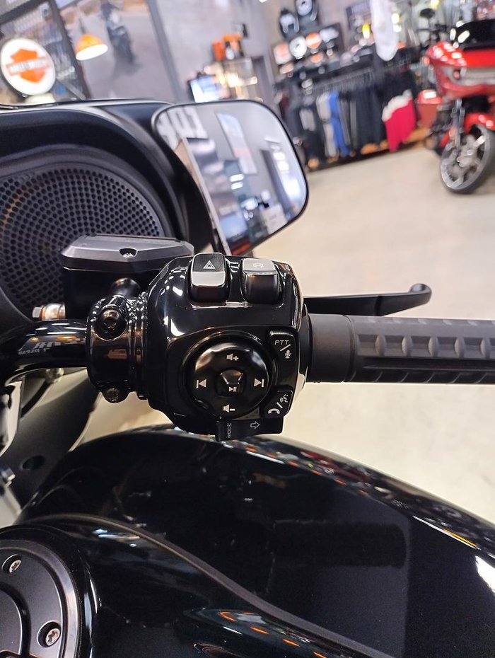 2025 Harley-Davidson Street Glide 117 (FLHX) Touring Black