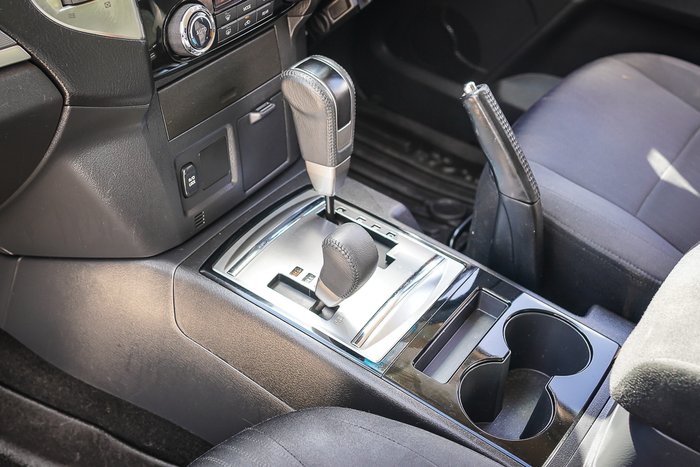 2017 MITSUBISHI PAJERO GLX LWB (4x4)