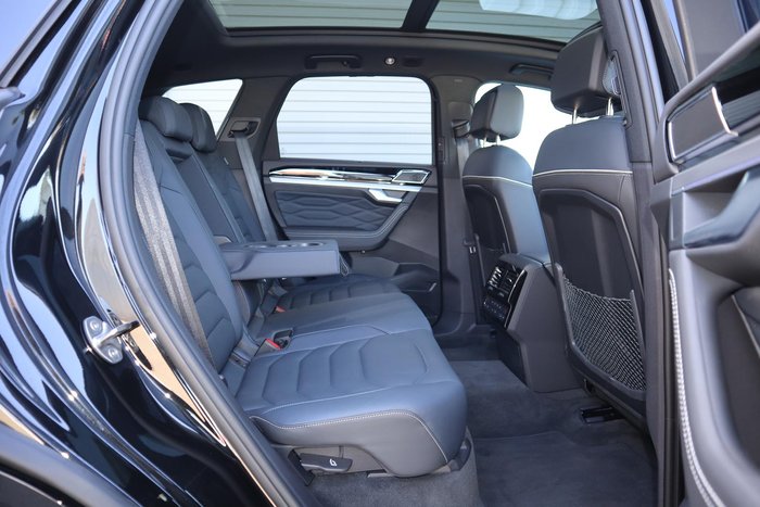 2024 Volkswagen Touareg 210TDI R-Line