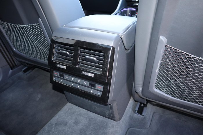 2024 Volkswagen Touareg 210TDI R-Line