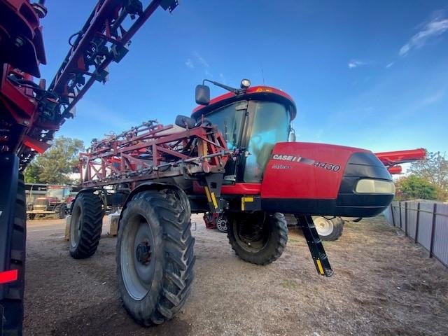 2015 CASE IH 4430 red