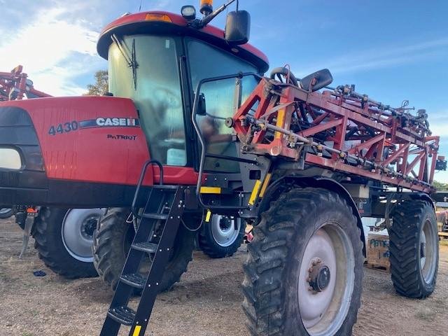 2015 CASE IH 4430 red