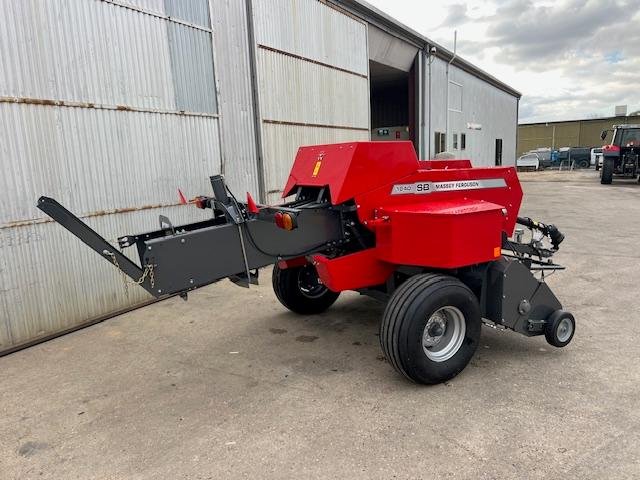 0 Massey Ferguson 1840 Square Baler