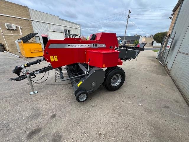 0 Massey Ferguson 1840 Square Baler