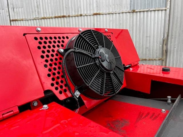 0 Massey Ferguson 1840 Square Baler
