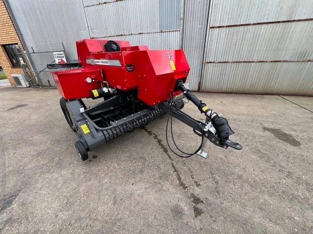 0 Massey Ferguson 1840 Square Baler