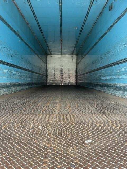2011 Maxi Trans 16P Dry Van C/W Tail Gate Red