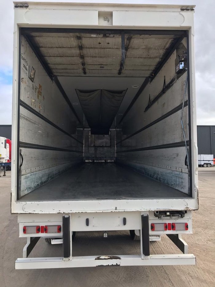 2008 Vawdrey 24P Freezer Van White