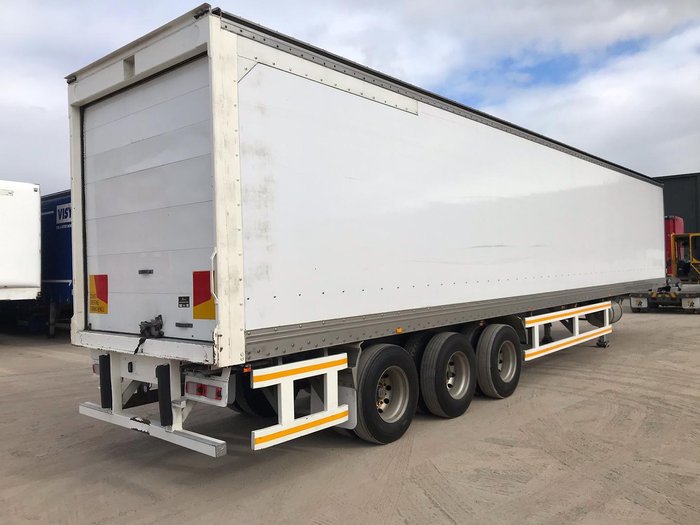 2008 Vawdrey 24P Freezer Van White