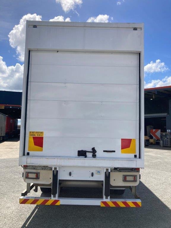 2016 Maxi Trans 24P Freezer Van White
