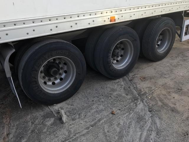 2007 Maxitrans 24P Chiller Van White