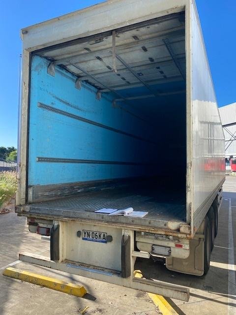 2007 Maxitrans 24P Chiller Van White