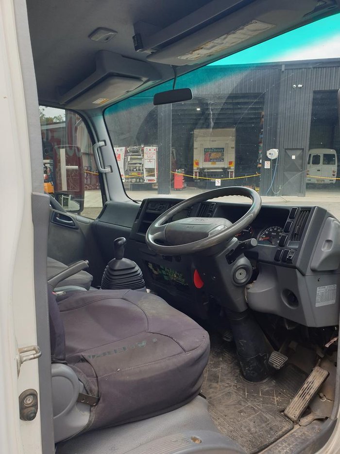 2009 Isuzu Nqr 450 White