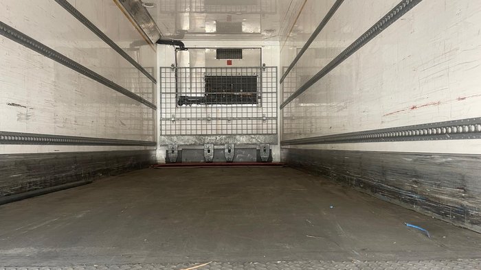 2013 Maxi Trans 12P Roll Back Freezer Van White