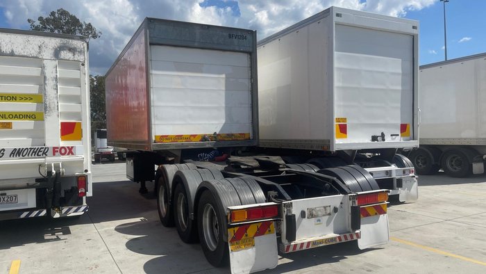 2013 Maxi Trans 12P Roll Back Freezer Van White