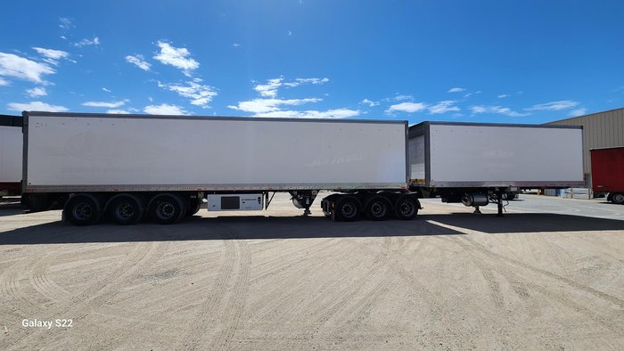 2013 Maxi Trans 34P Freezer B Double White