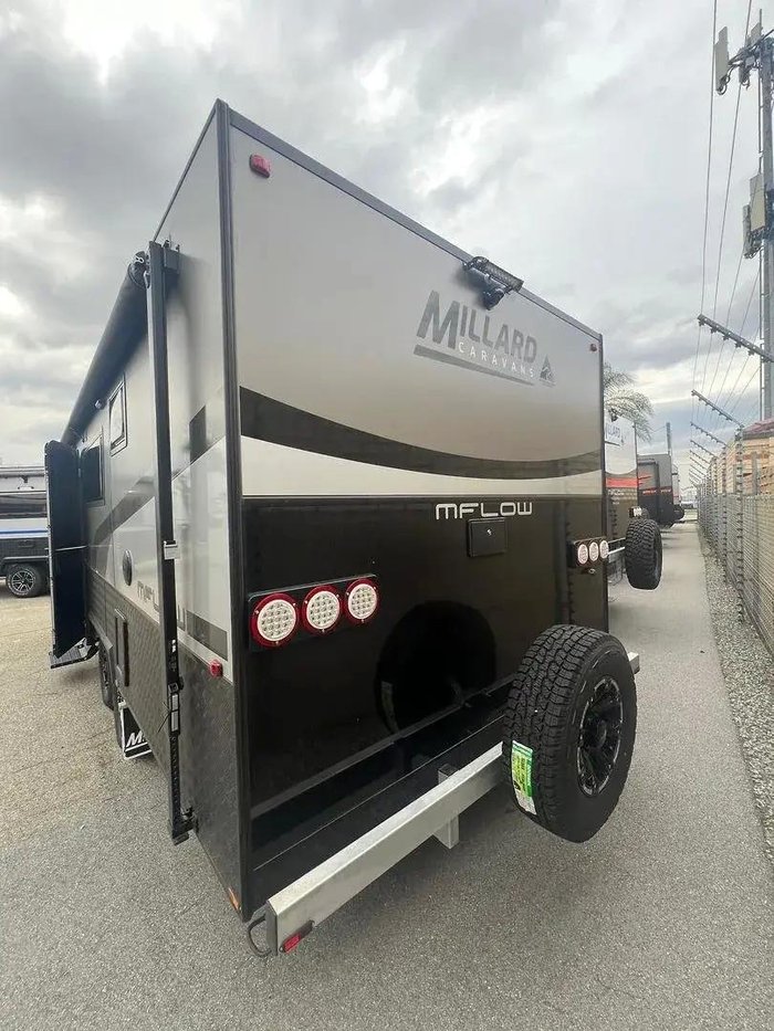 2025 Millard 2024 Millard Mflow 22' Cd Triple Bunks