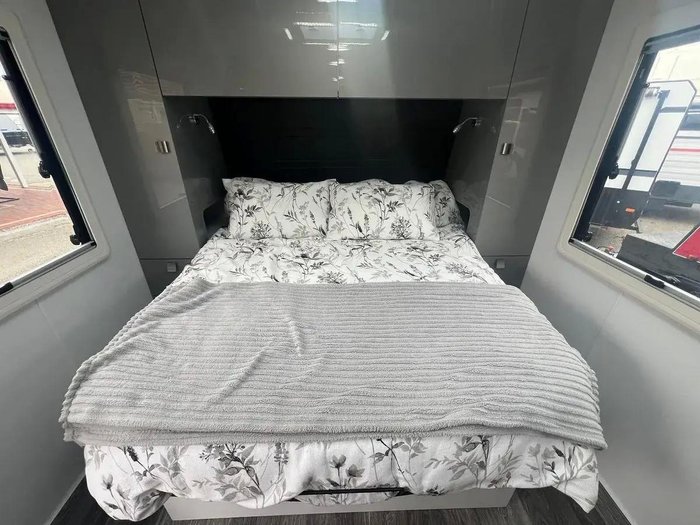 2025 Millard 2024 Millard Mflow 22' Cd Triple Bunks