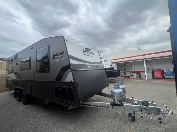 2025 Millard 2024 Millard Mflow 22' Cd Triple Bunks